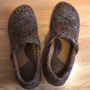 Born B.O.C. Slip on shoes